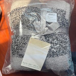 BAREFOOT DREAMS - lux throw